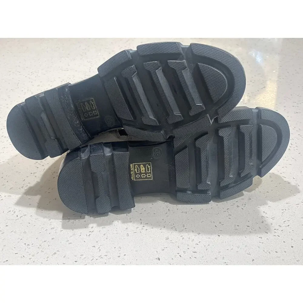 Women’s sz8.5 Suede boots